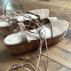 Shoedazzle platform sandals